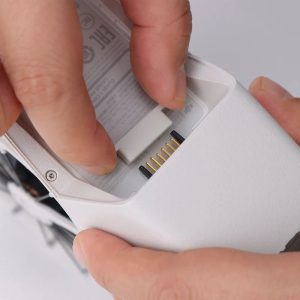 4 tappi antipolvere per le porte della batteria del DJI Flip 2
